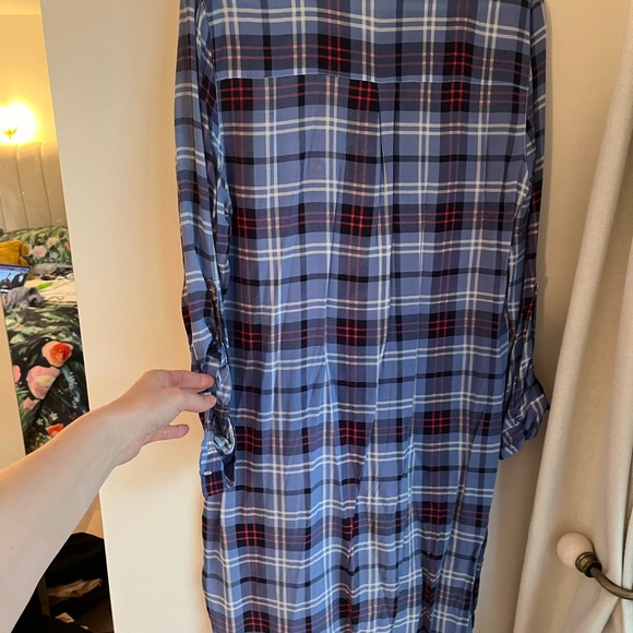 Long Plaid Dress by Love Tree Los Angelos. Front is just below knee,back is long - Picture 5 of 6